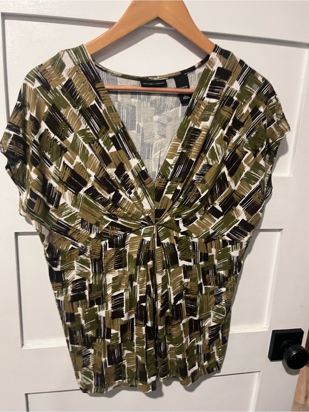 Women’s Olive Green Patterned V-Neck Top